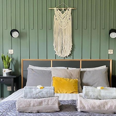 Spacious Room In The Centre Of Portree Eksteriør billede
